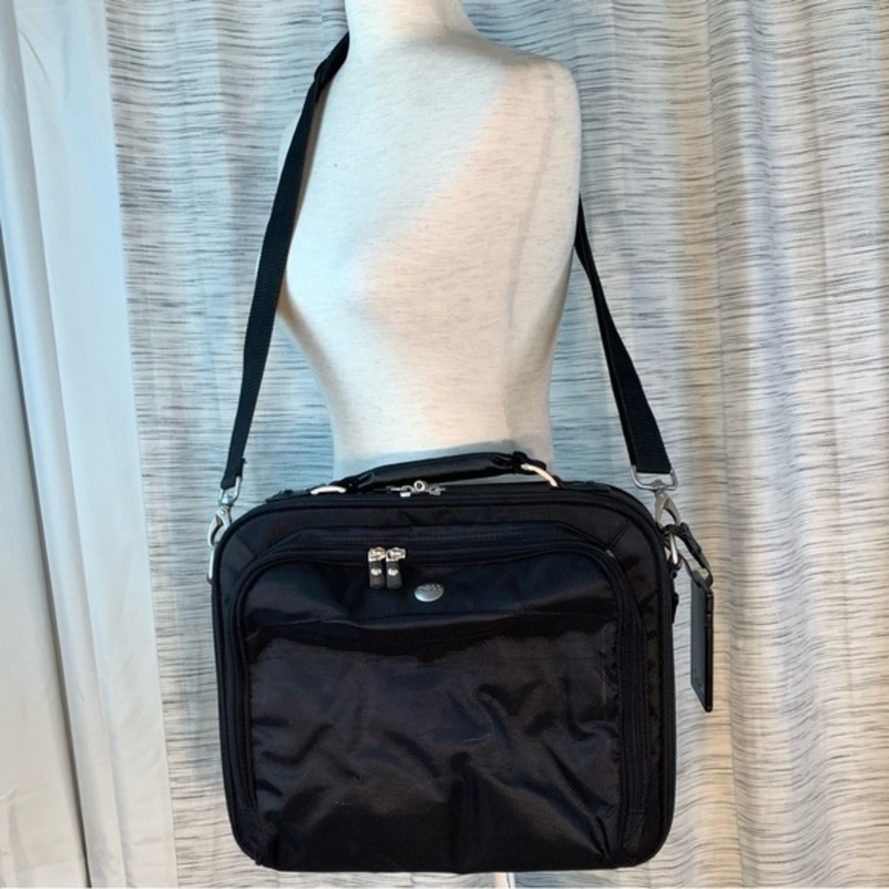 Dell black computer bag. - Picture 2 of 13